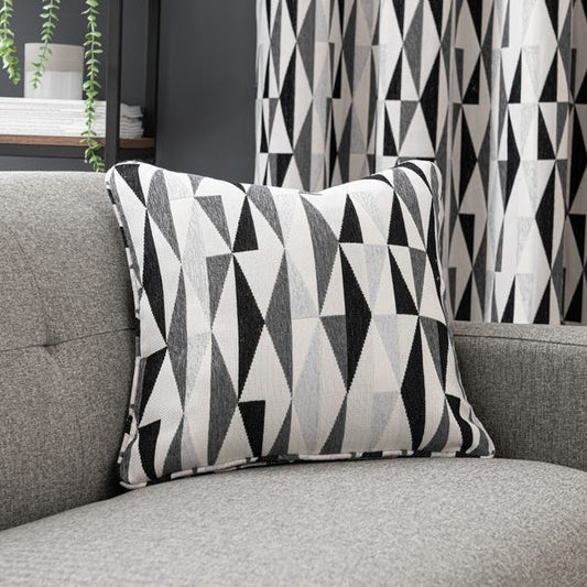  Elements Triangle Cushion